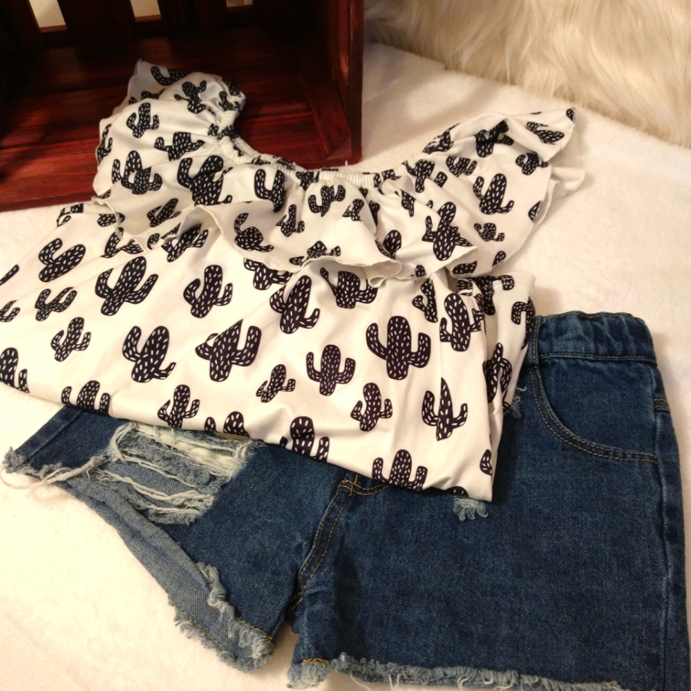 🍁 3 for $18 🏷️sale! Girls sz 7 short & top set